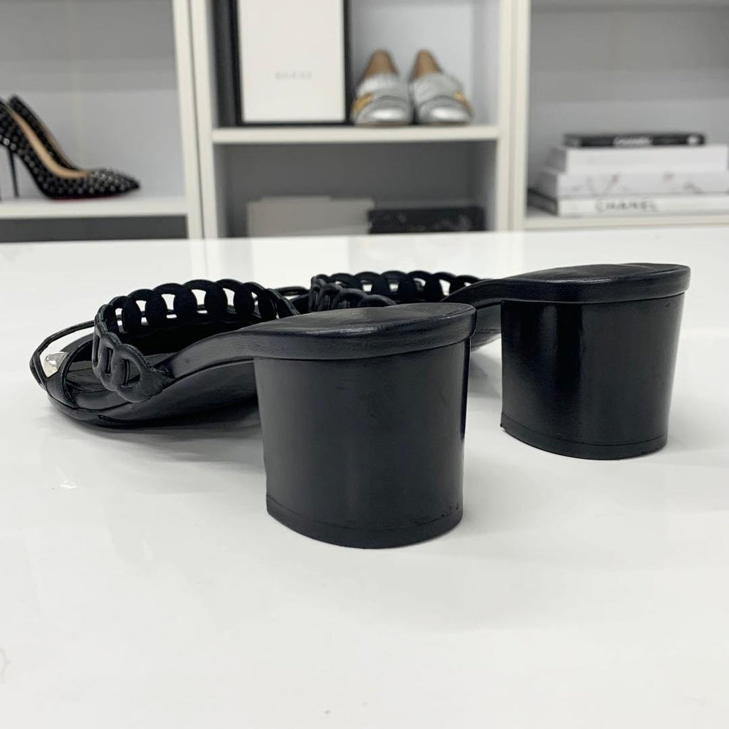 Hermes Aggaccio Leather Chaine D'ancre Studs Sandals Black — view 4
