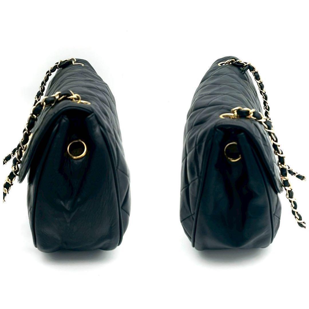 Chanel Quilted Chain Shoulder Bag Lambskin Black Gold — view 6