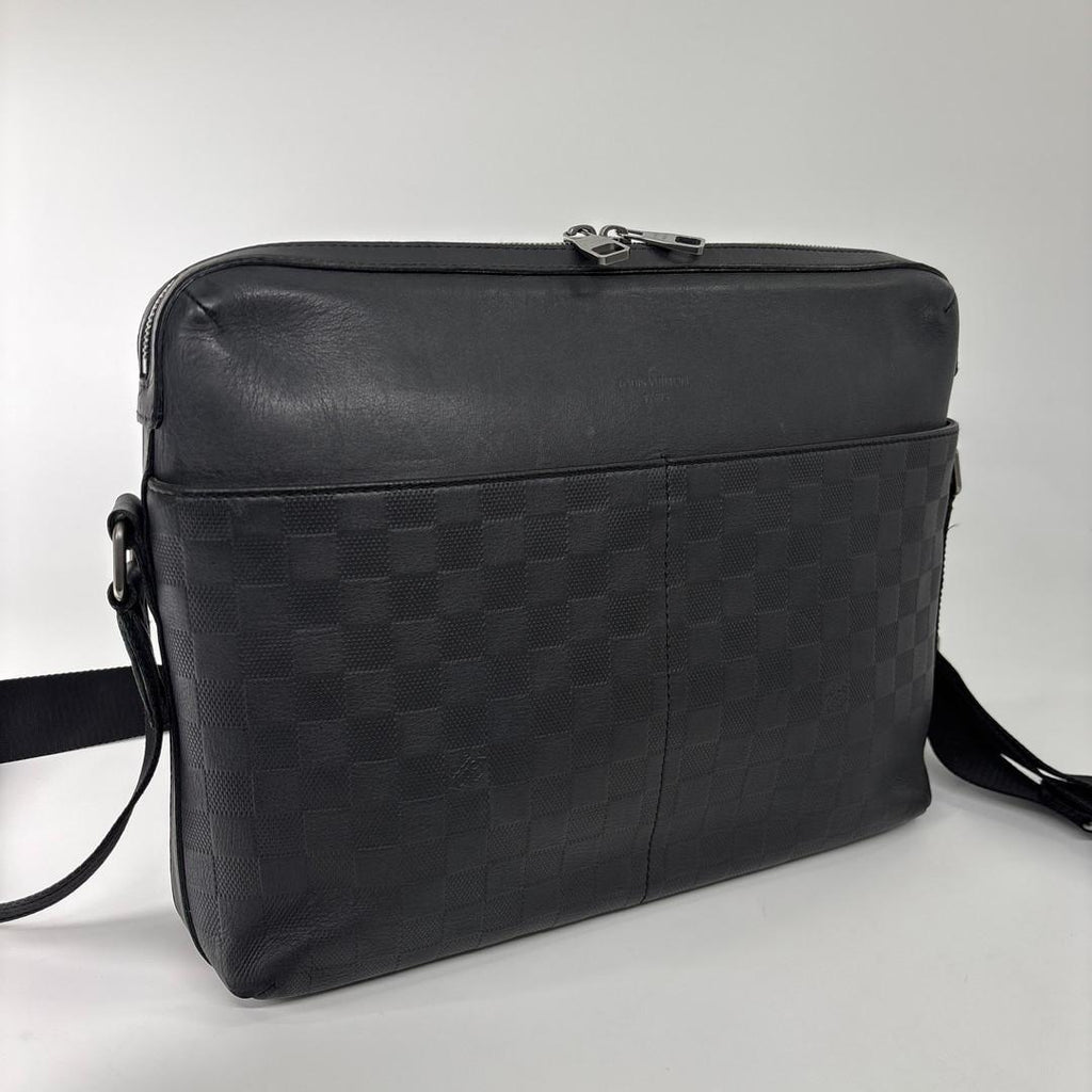 Louis Vuitton Super Damier Infini Calypso MM Shoulder Bag Black — view 3