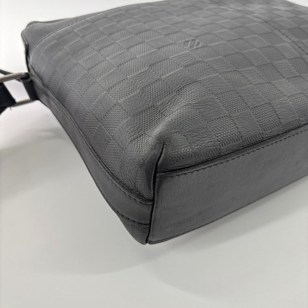 Louis Vuitton Super Damier Infini Calypso MM Shoulder Bag Black — view 7