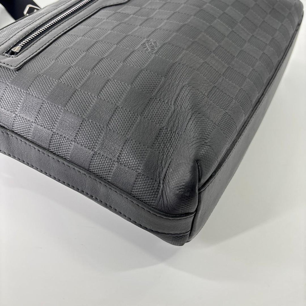 Louis Vuitton Super Damier Infini Calypso MM Shoulder Bag Black — view 9