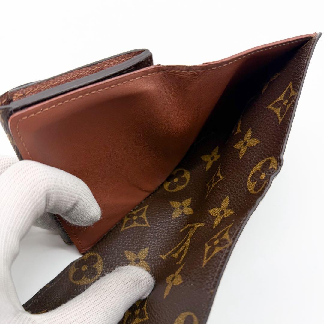 Louis Vuitton Portefeuille Helene Monogram Trifold Compact Wallet — view 8