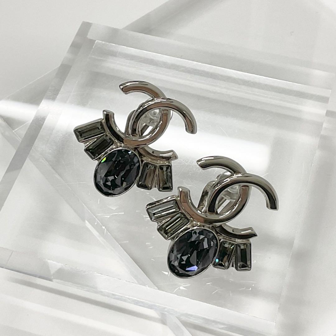 Chanel Coco Mark Earrings Bijou Silver — view 4