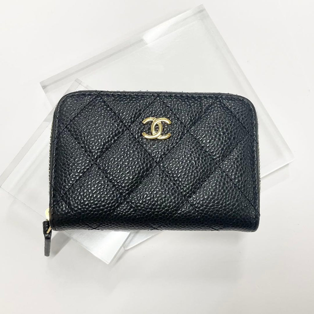 Chanel Caviar Leather CC Logo Quilted Classic Wallet Coin Purse — view 2