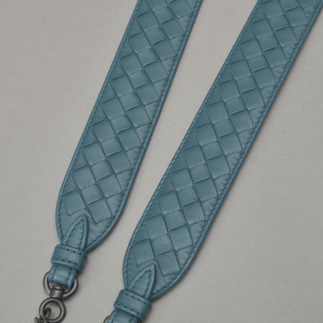Bottega Veneta Intrecciato Shoulder Strap 112 Blue — view 4