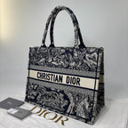 Dior Super Book Tote Toile de Jouy Medium — view 2