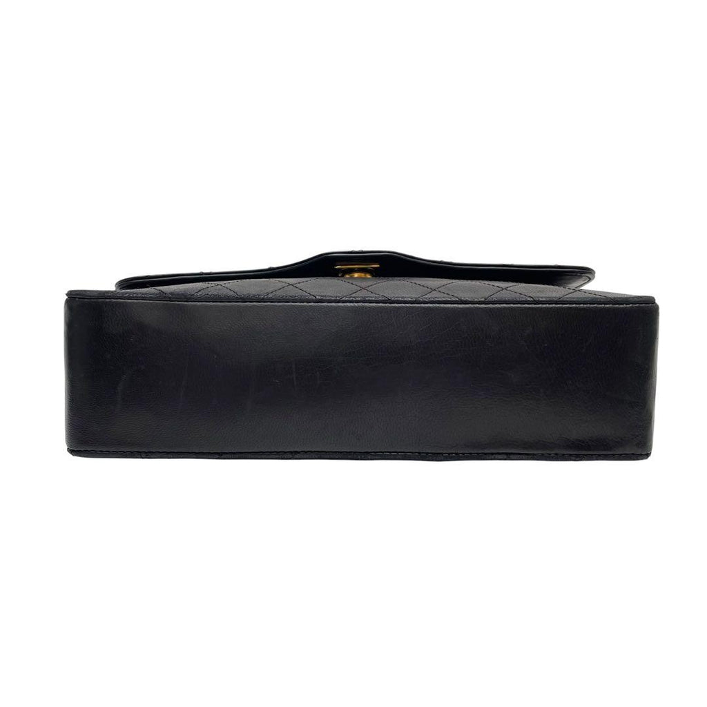 Chanel Quilted Lambskin CC Logo Chain Shoulder Bag Black — view 5
