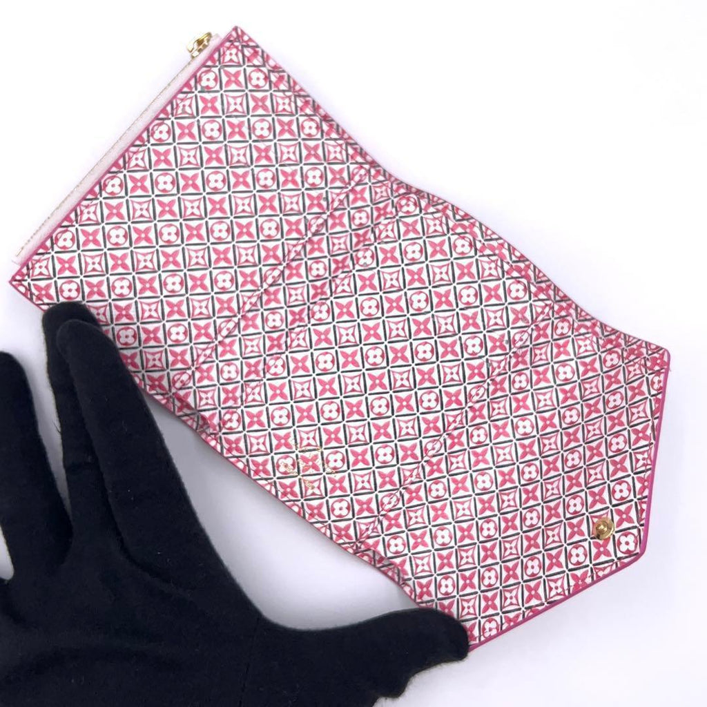 Louis Vuitton Monogram by the Pool Victorine Trifold Wallet White — view 3