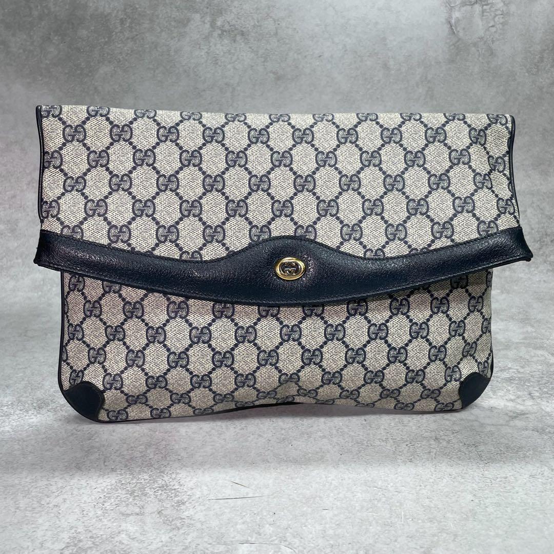 Gucci GG Clutch Navy Beige Logo Leather — view 2