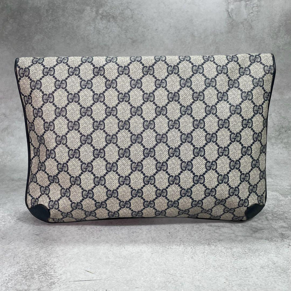Gucci GG Clutch Navy Beige Logo Leather — view 3