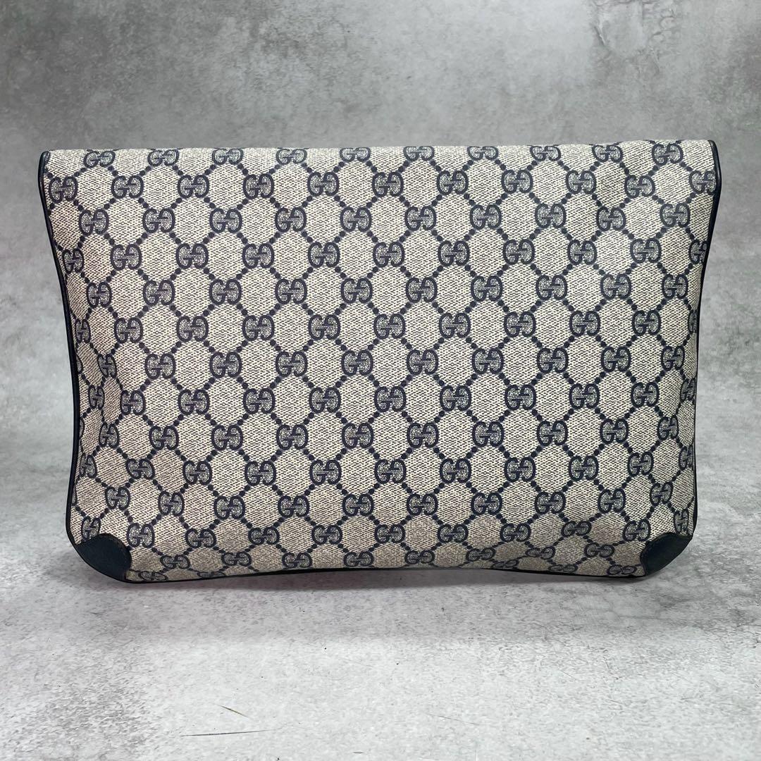 Gucci GG Clutch Navy Beige Logo Leather — view 3