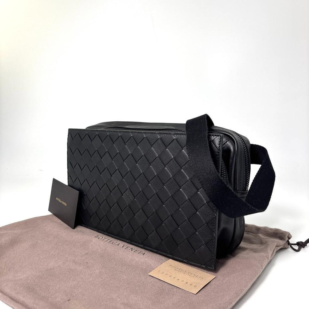 Bottega Veneta Intrecciato Belt Bag Black — view 2
