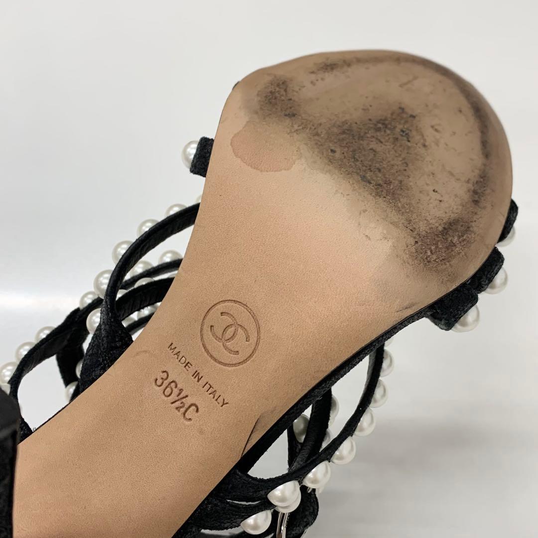 Chanel Leather CC Logo Pearl Quilted Strap Sandals Black — view 9