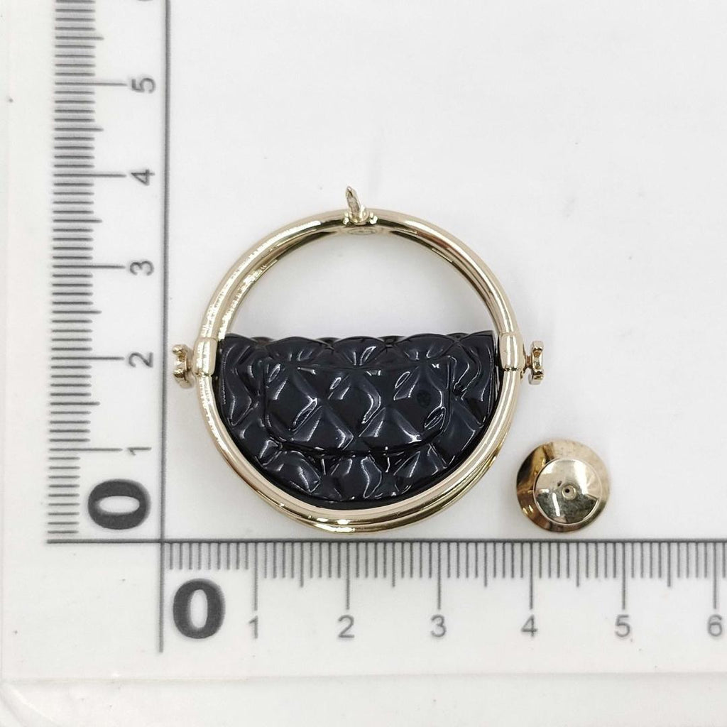 Chanel Brooch CC Logo Gold Quilted Bag — view 6