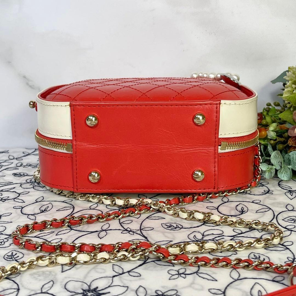 Chanel Camera Bag Quilted Chain — view 9