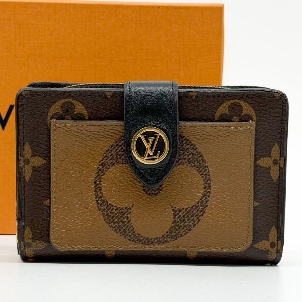 Louis Vuitton Portefeuille Juliette Monogram Giant Bifold Wallet — view 2
