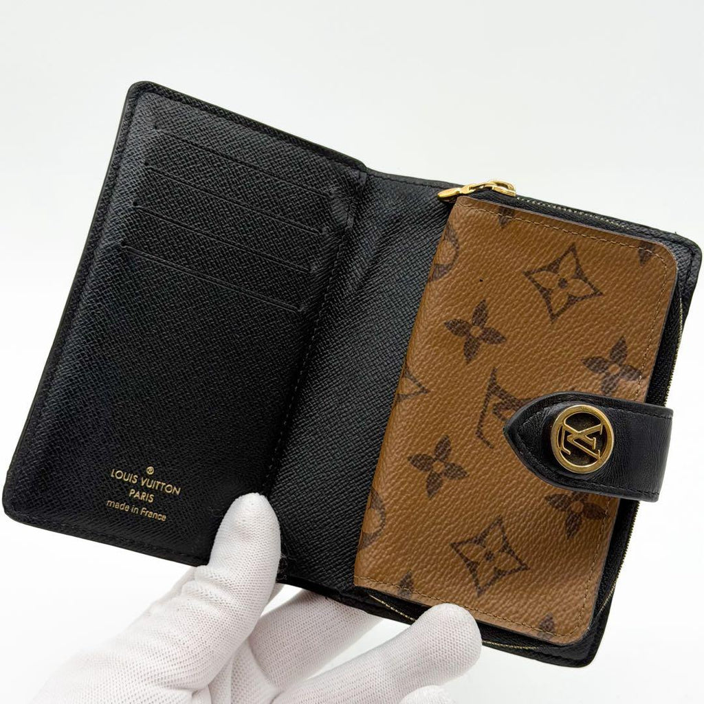Louis Vuitton Portefeuille Juliette Monogram Giant Bifold Wallet — view 6