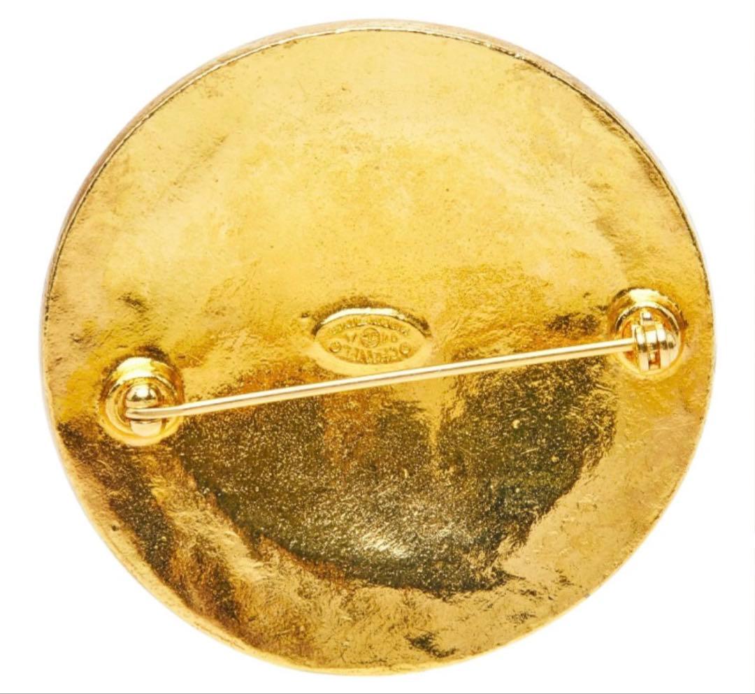 Chanel CC Logo Vintage Round Brooch — view 3