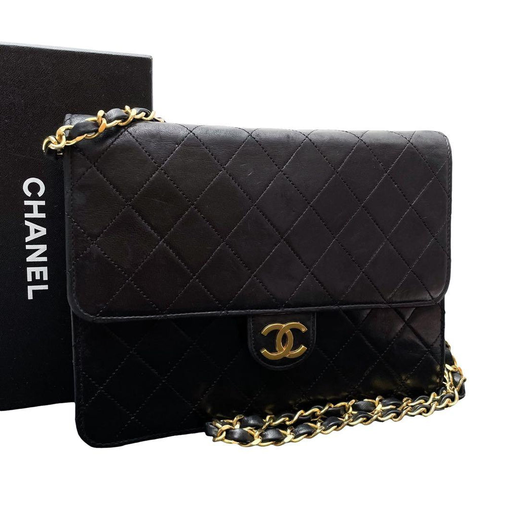 Chanel Quilted Lambskin CC Logo Chain Shoulder Bag Black
