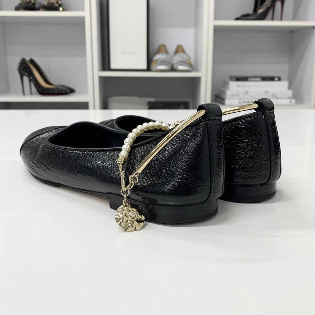 Chanel CC Logo Camellia Wrinkled Pearl Strap Flat Shoes — view 4