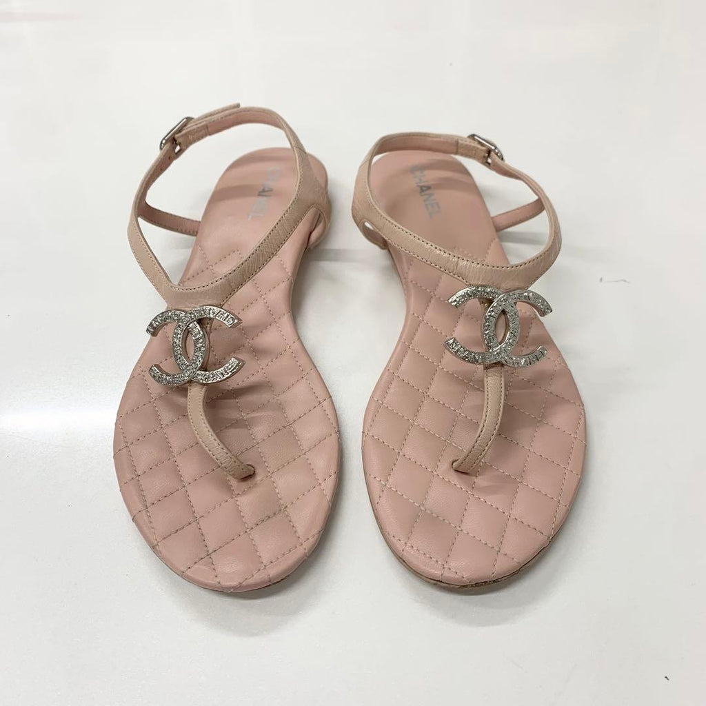 Chanel CC Logo Quilted Leather Thong Sandals Pink — view 2