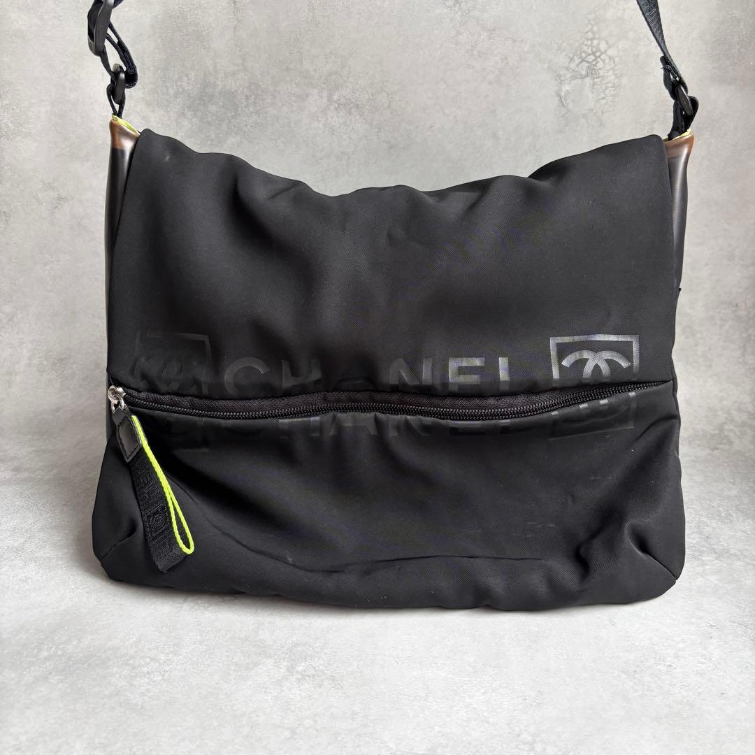Chanel Shoulder Bag Brown — view 2