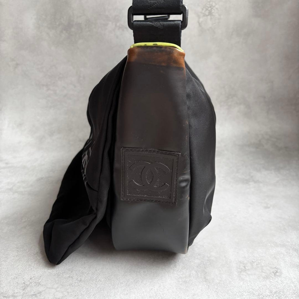 Chanel Shoulder Bag Brown — view 4