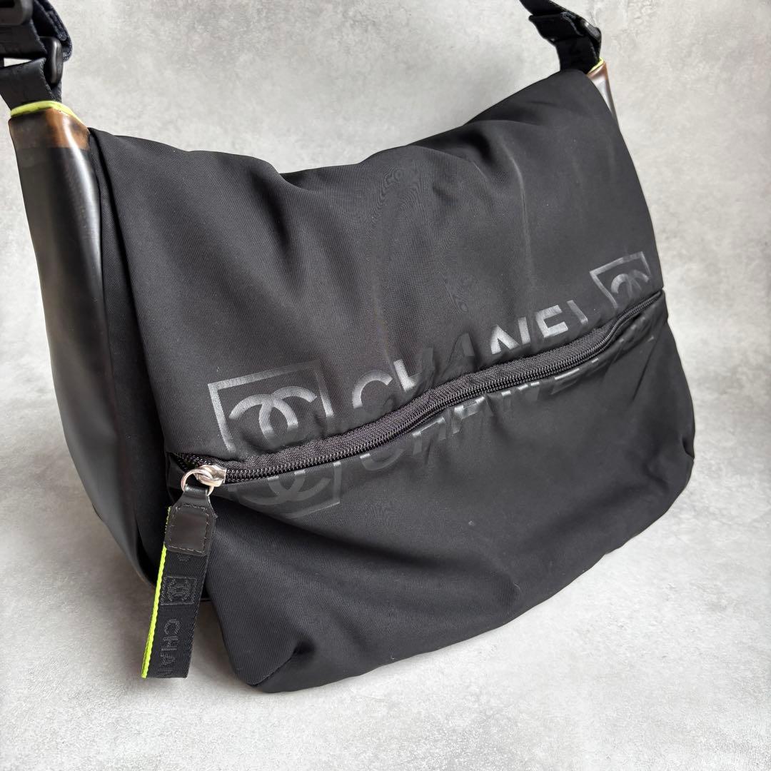 Chanel Shoulder Bag Brown — view 7