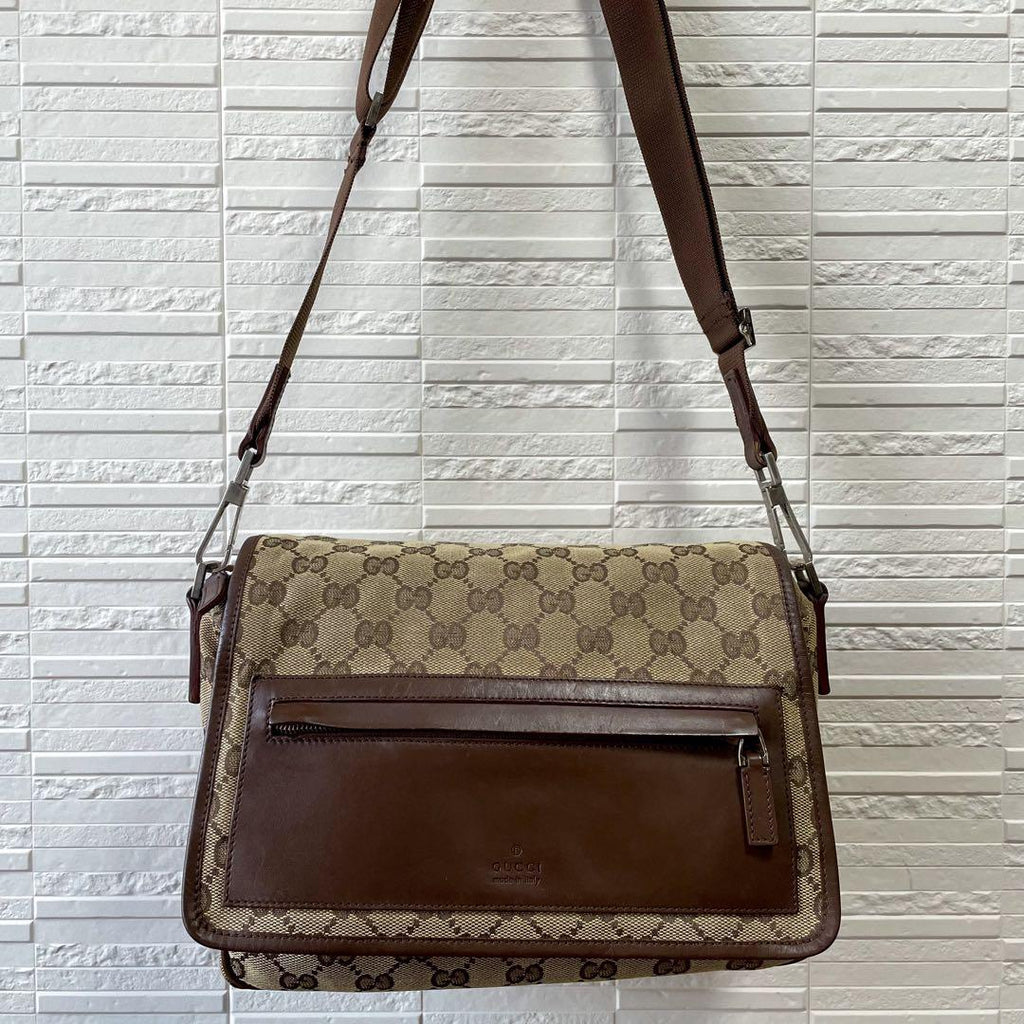Gucci GG Canvas Leather Shoulder Bag Messenger Brown — view 3