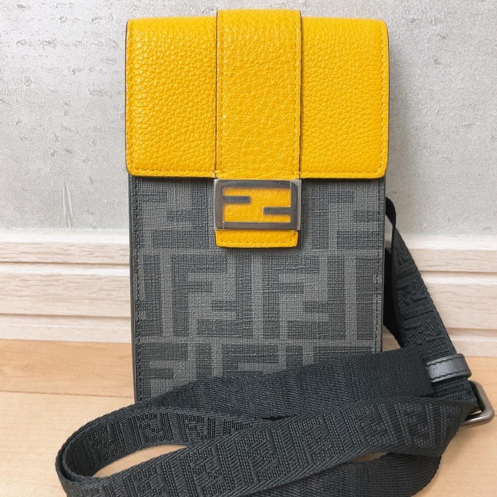 Fendi Zucca Shoulder Bag Smartphone Pouch — view 2