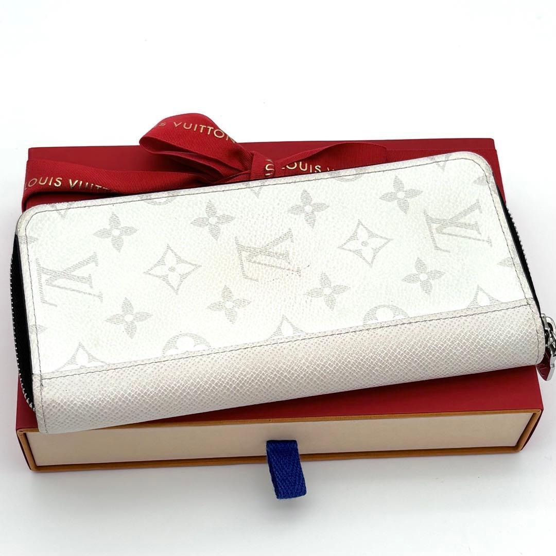 Louis Vuitton Wallet White Taigarama Zippy Vertical — view 2