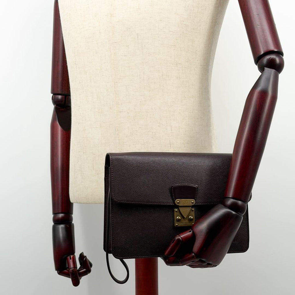 Louis Vuitton Pochette Clado Taiga Acajou Second Bag — view 4