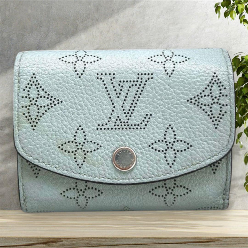 Louis Vuitton Mahina Vert Lagune Portefeuille Iris XS Wallet
