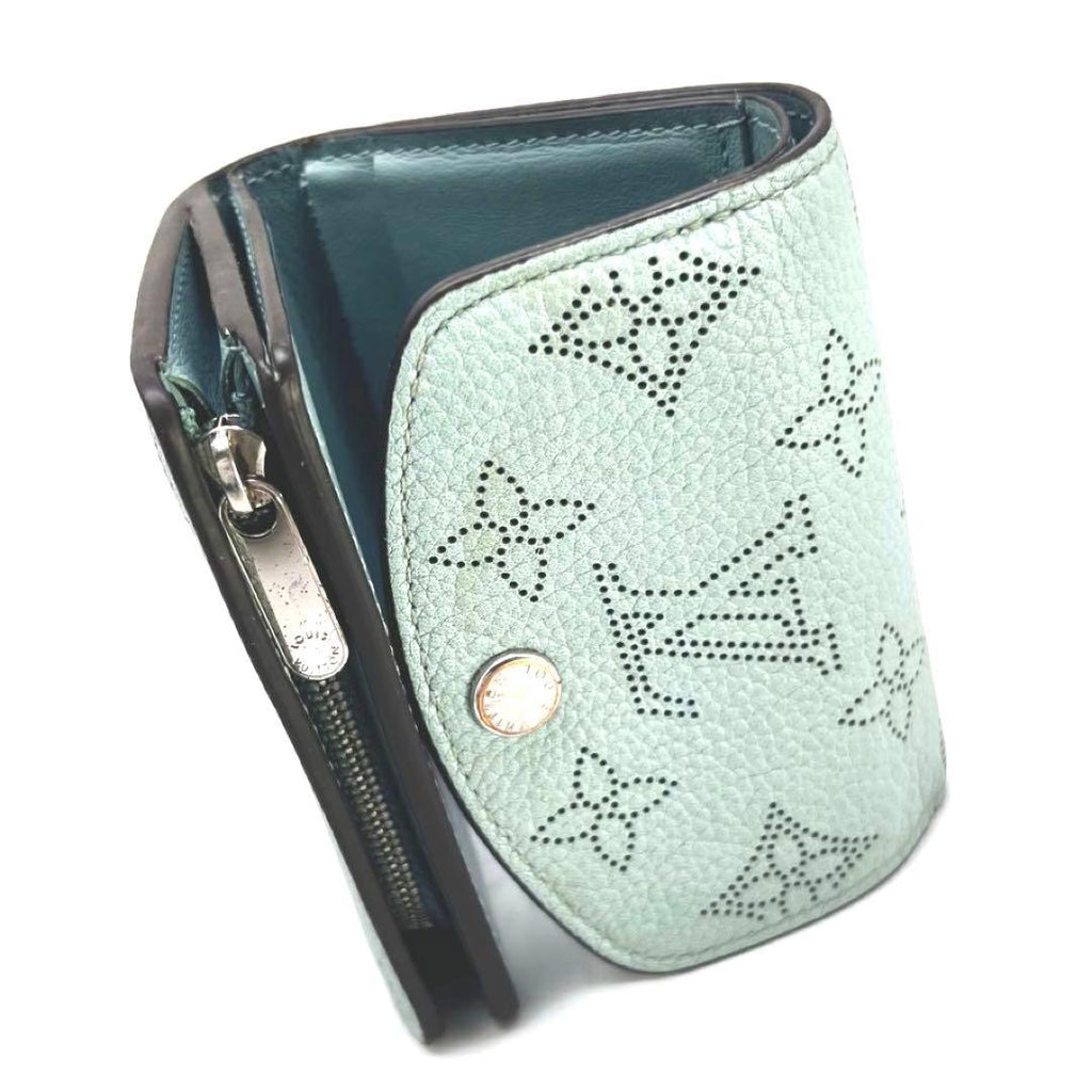 Louis Vuitton Mahina Vert Lagune Portefeuille Iris XS Wallet — view 4