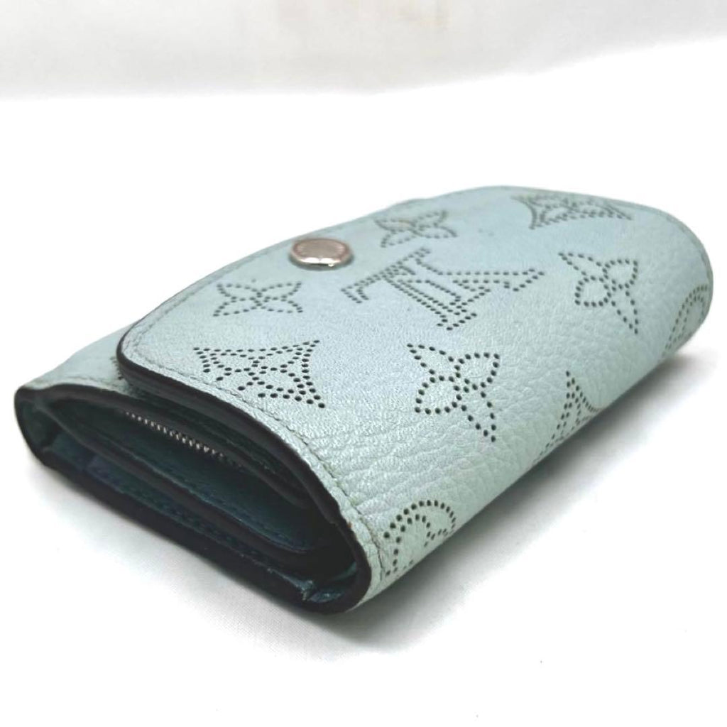 Louis Vuitton Mahina Vert Lagune Portefeuille Iris XS Wallet — view 7