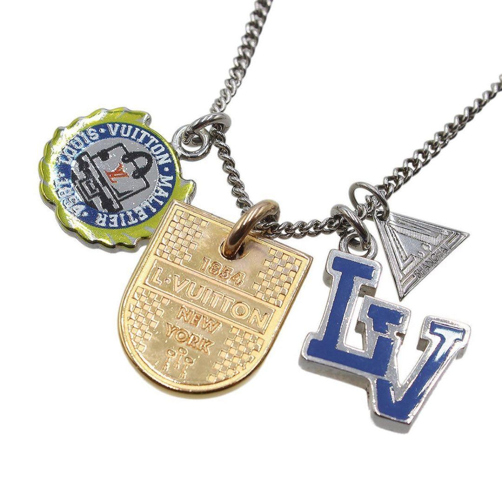 Louis Vuitton Collier Charms League Initial Necklace — view 4