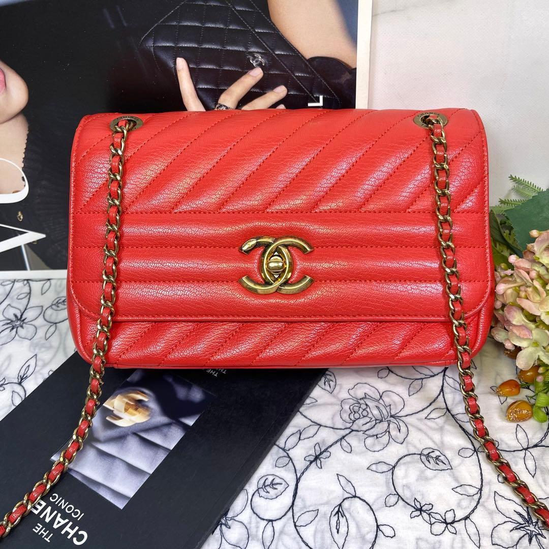 Chanel Mademoiselle Shoulder Bag Red Gold — view 2
