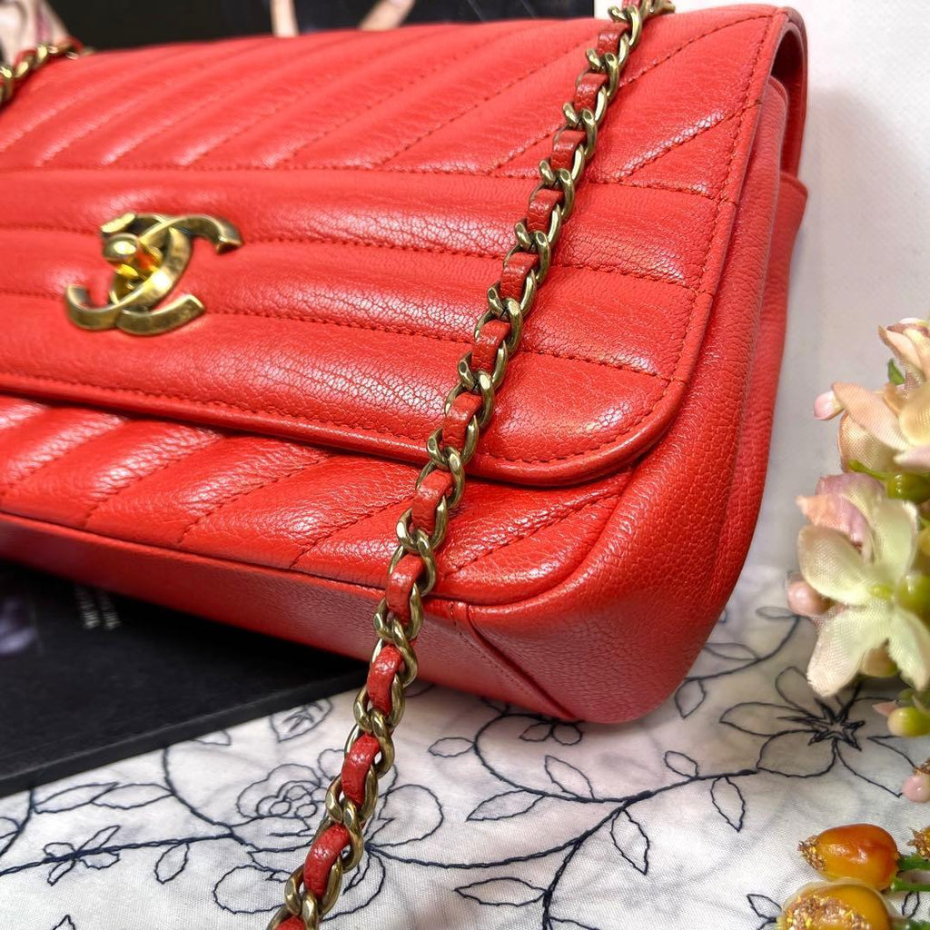 Chanel Mademoiselle Shoulder Bag Red Gold — view 5