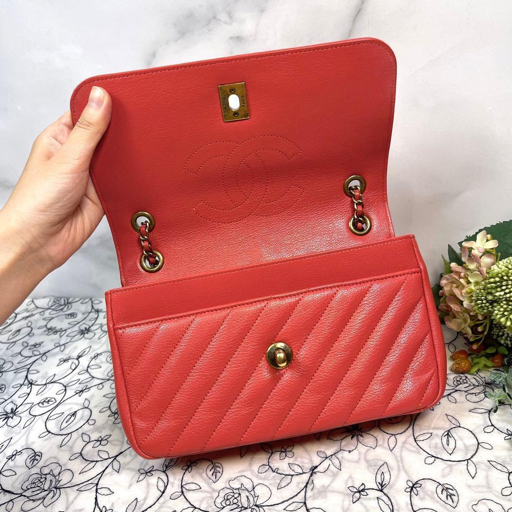 Chanel Mademoiselle Shoulder Bag Red Gold — view 9