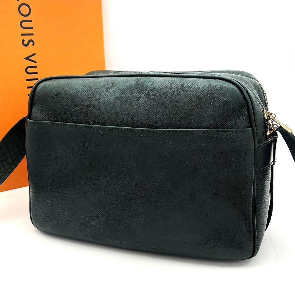 Louis Vuitton Taiga Reporter PM Shoulder Bag Epi Sea Green