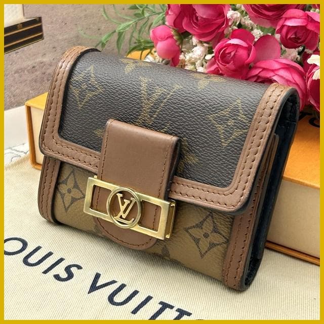 Louis Vuitton Portefeuille Dauphine Compact Fold Wallet