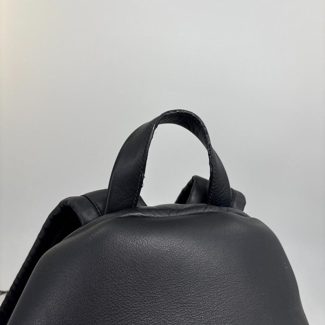 Bottega Veneta Super Leather Backpack Black — view 5