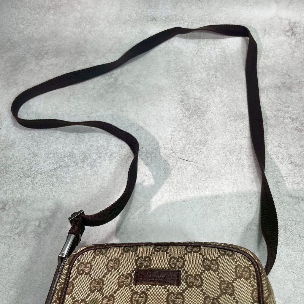 Gucci GG Shoulder Bag Brown Logo Leather Canvas — view 4