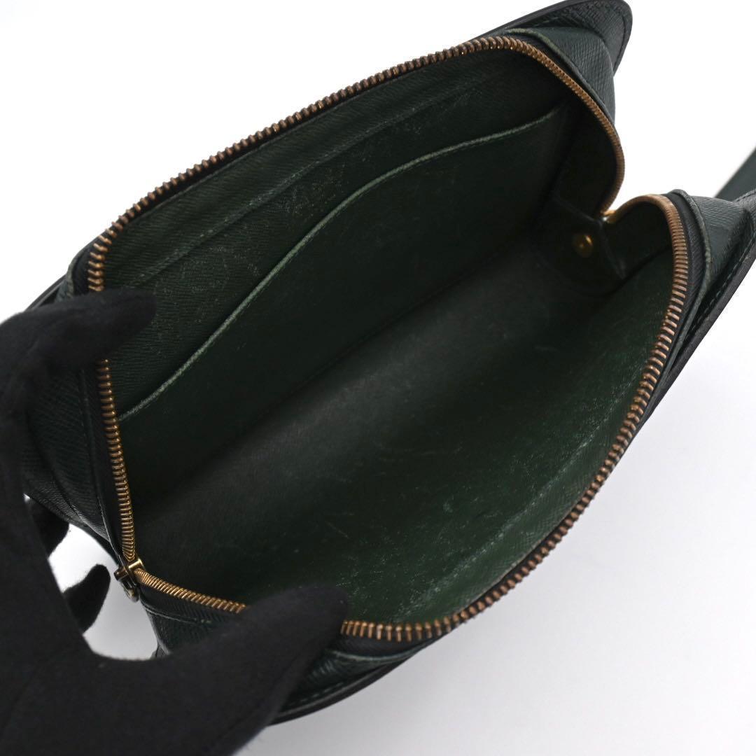Louis Vuitton Taiga Baikal Second Epi Sea Clutch — view 3
