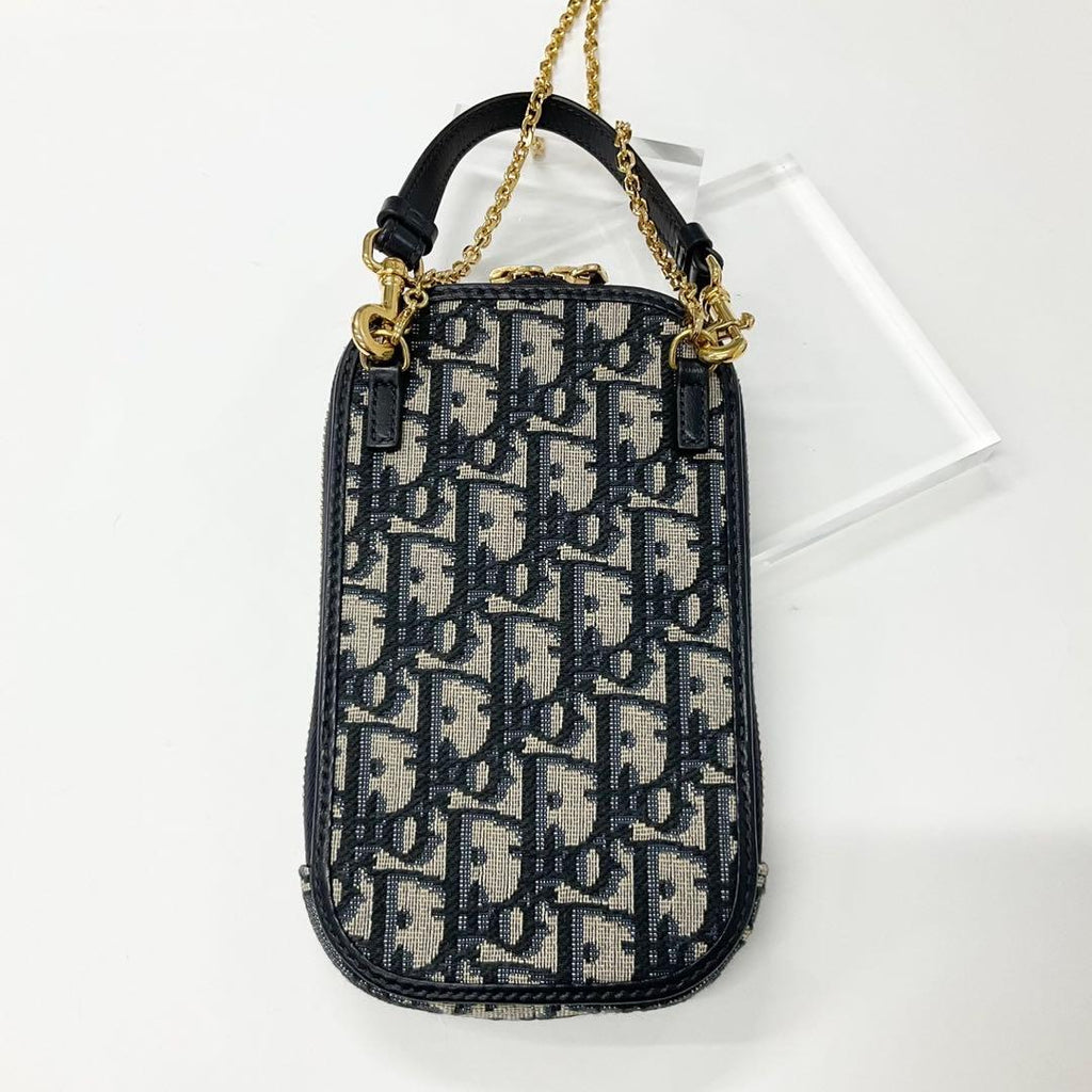 Dior 30 Montaigne Handbag — view 3