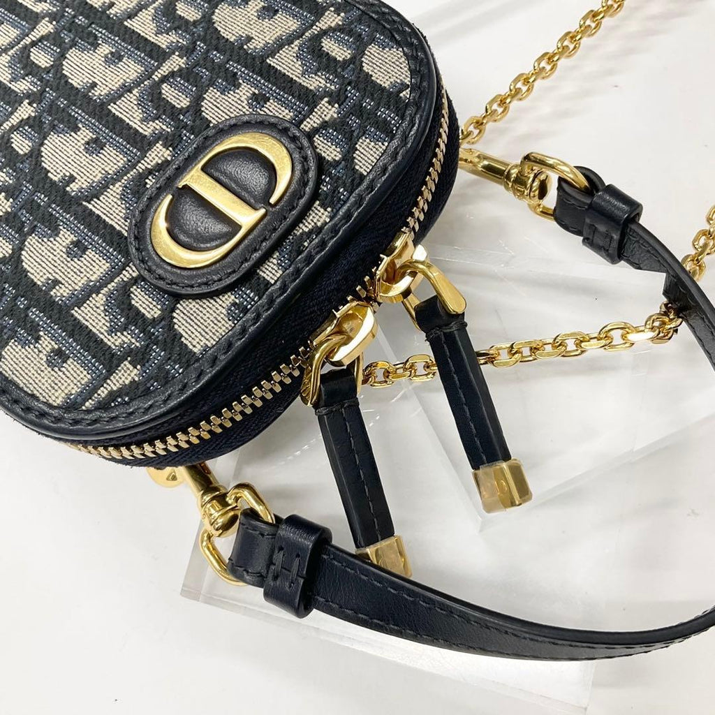 Dior 30 Montaigne Handbag — view 4