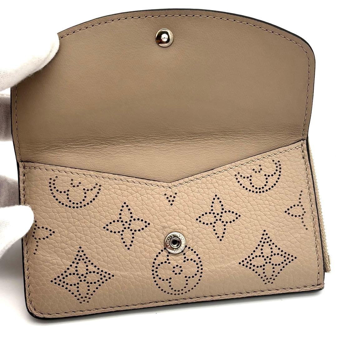 Louis Vuitton Wallet Monogram Mahina Card Holder Recto Verso — view 3