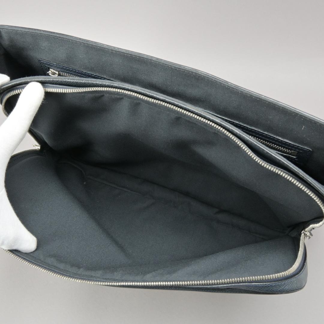 Louis Vuitton Vasili GM 2-Way Business Bag Taiga Leather Navy — view 7
