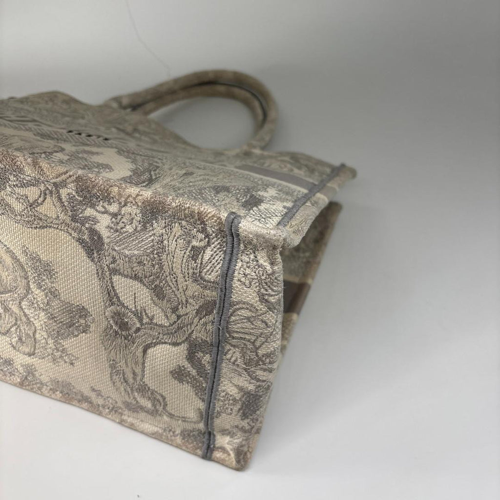 Dior Super Book Tote Bag Medium Toile de Jouy — view 8