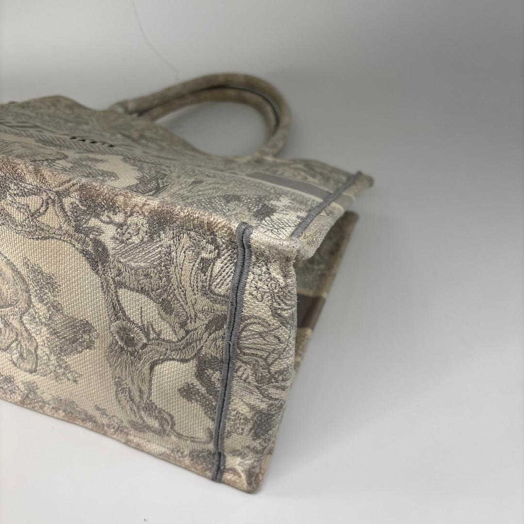 Dior Super Book Tote Bag Medium Toile de Jouy — view 8